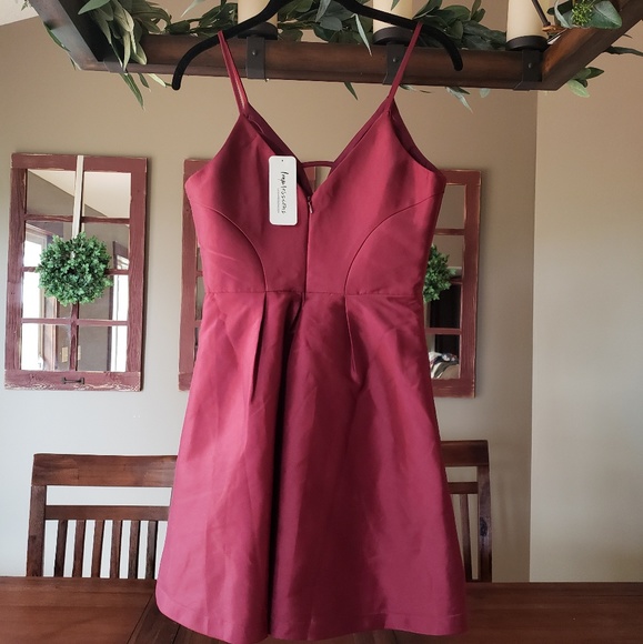 NWT Sweetheart Fit and Flare dress in Wine - Picture 2 of 4